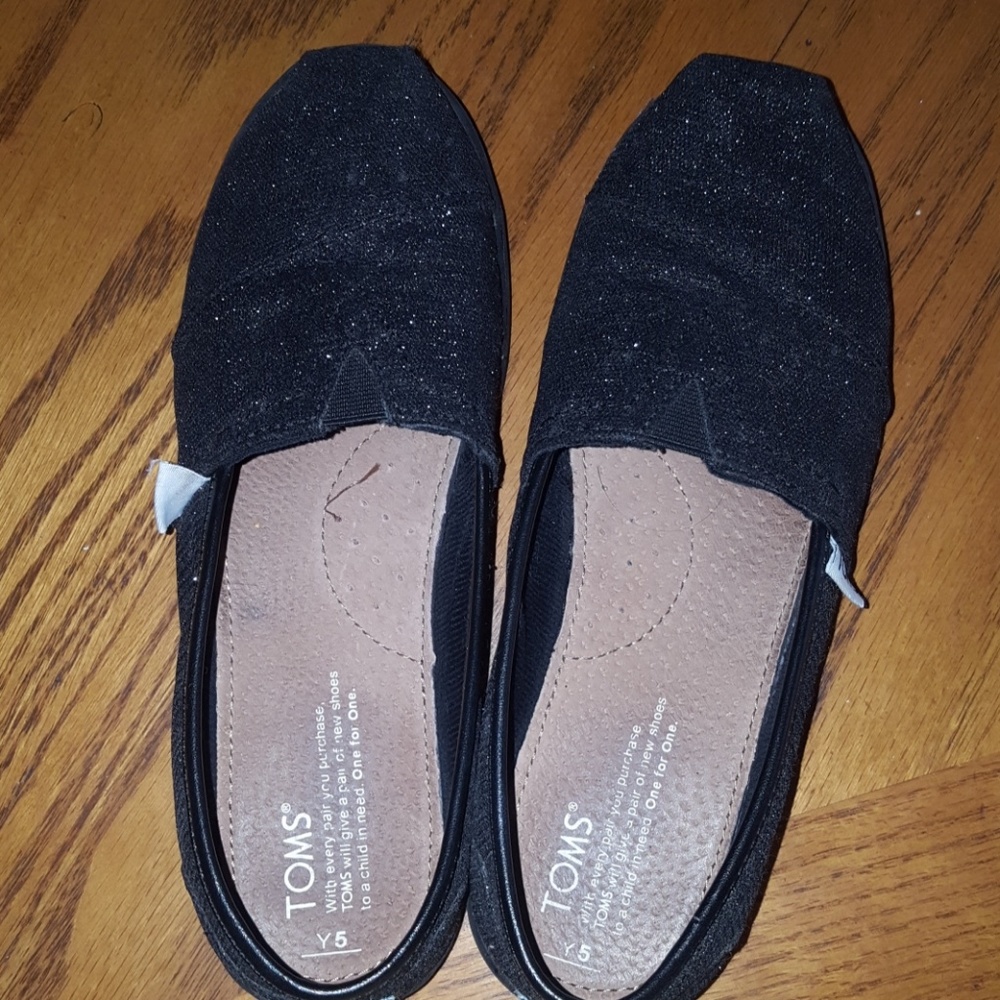 Toms